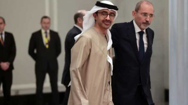 'علي بابا والـ 40 حرامي'..  اشتباكات لفظية وصراخ بين وزير الخارجية الإماراتي وكبير مساعد محمود عباس في اجتماع بالرياض
