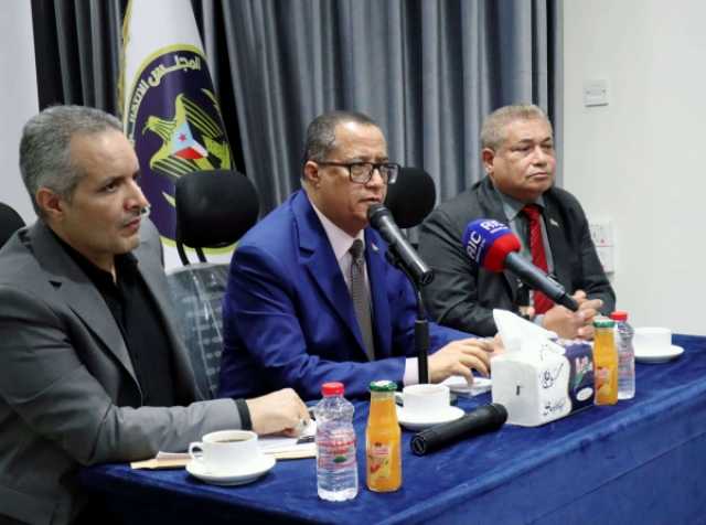 الانتقالي: الشرعية لمن يسيطر على الأرض وشراكتنا مع الحكومة لفتح آفاق للتعامل مع العالم