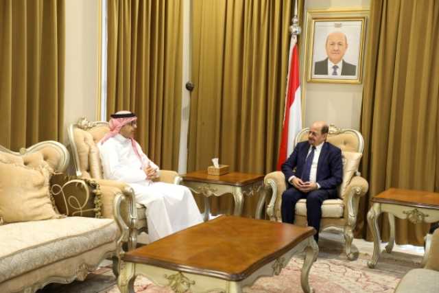 الزنداني يبحث مع رئيس بعثة مجلس التعاون تحديد الإحتياجات التنموية لليمن