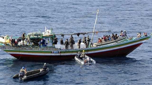 سقطرى.. نجاة 30 شخصًا من الغرق أثناء سفرهم بحرًا من حضرموت