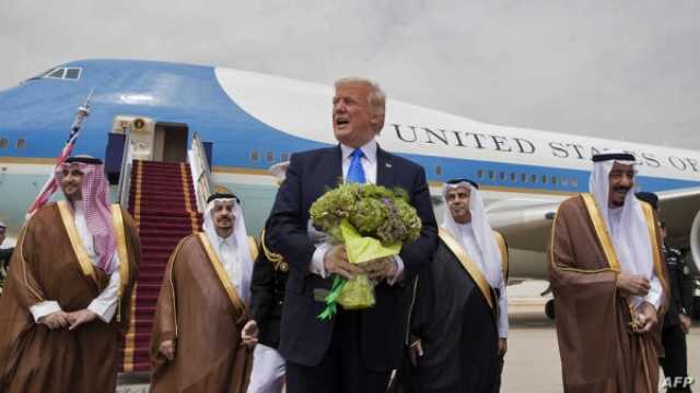 صحيفة إيطالية: زيارة ترامب لدول الخليج تجارية بحتة والهدنة مع الحوثيين ستكون قصيرة الأجل (ترجمة خاصة9