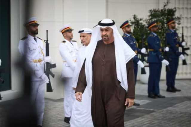 'لوموند' تسلط الضوء على استراتيجية وهوس الإمارات الانفصالية والعدوانية في اليمن وليبيا والسودان