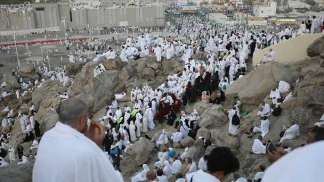 الحجاج يواصلون التوافد على منى لقضاء 'يوم التروية' أول مناسك الحج
