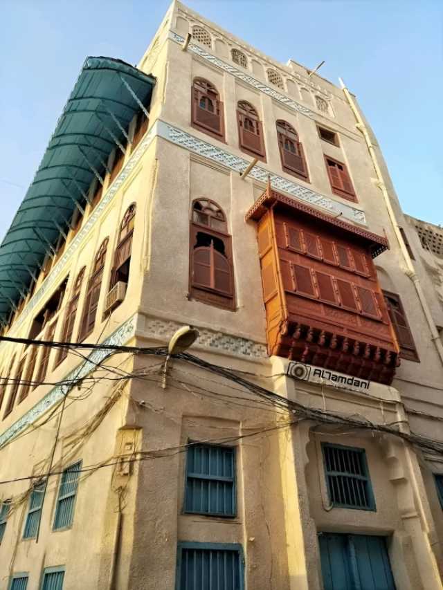 الحديدة.. مدينة تذكُر أنها كانت شيئاً ما