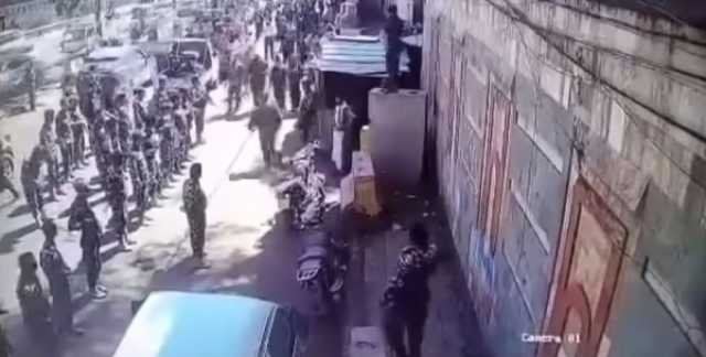 استعراض جماعة الحوثي أمام منزل الشيخ الأحمر بصنعاء.. هل تكريس لقوتها أم انعكاس يفضح خوفها ورعبها؟