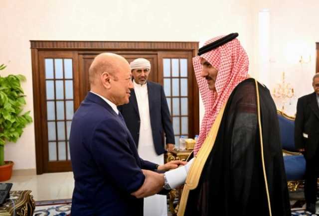كشف الإعاشة.. رواتب بالعملة الصعبة لمسؤولين خارج اليمن تُثير الجدل