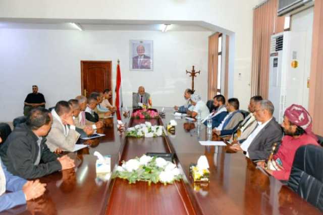 محافظ تعز يؤكد على دور المقاومة لإسناد الجيش ودعم معركة التحرير