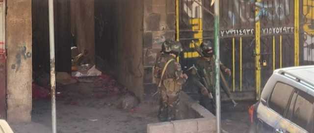 إب.. الحوثيون يقتلون شيخاً مسناً داخل منزله في القفر