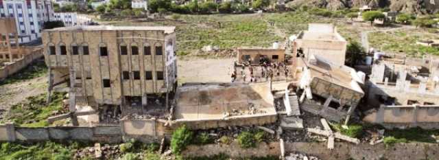 اليمن.. تعليم في خيم بلا كتب أو أدوات مدرسية