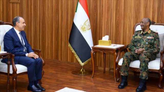 البرهان يبحث مع وزير الخارجية المصري الأوضاع في السودان