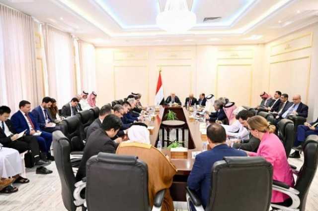 أحزاب يمنية ترفض إجراءات الانتقالي والناصري والاشتراكي وطارق صالح يغيبون