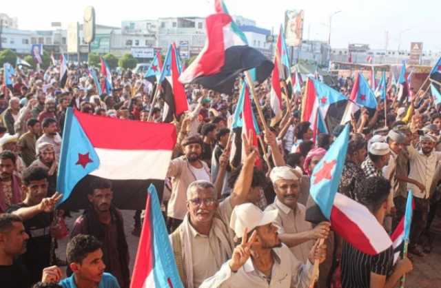 إعلامي سعودي: السعودية ترفض استنساخ نموذج الحوثي في شرق اليمن والانتقالي يتحمل المسؤولية