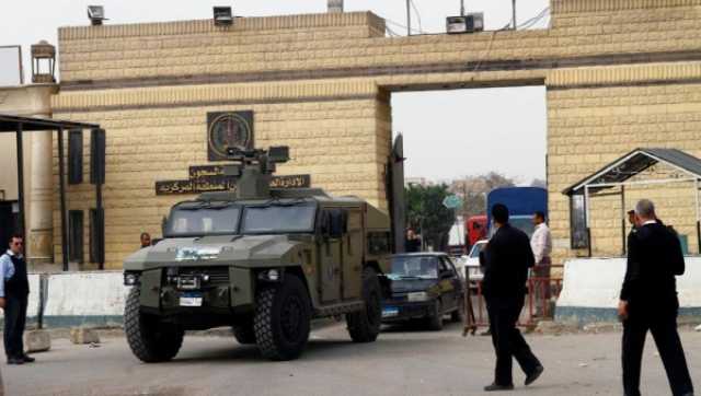 في ظل غياب دور السفارة.. القاهرة توجه بالإفراج عن اليمنيين من السجون المصرية على ذمة 'تجارة العملة'
