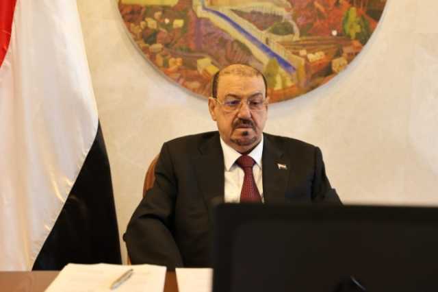 البركاني يطالب الحكومة بمعالجات فورية لانقطاع المياه والكهرباء وتدهور سعر الصرف