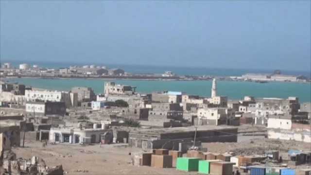 المخا.. مليشيا طارق صالح تسطو على أراضي مواطنين بقوة السلاح