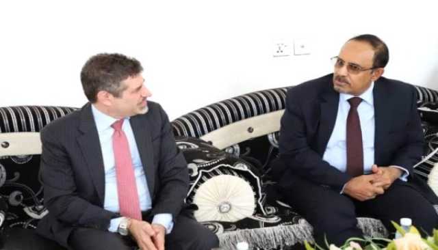 السفير الأمريكي يصل مدينة سيئون وسط اجراءات أمنية مشددة