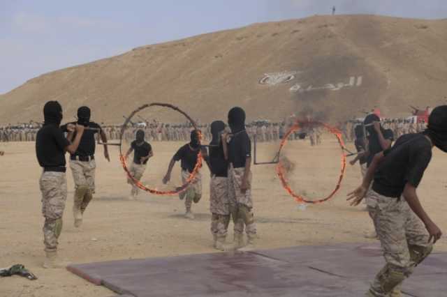 بذكرى ثورتي سبتمبر وأكتوبر.. عرض عسكري لمحور الغيضة العسكري