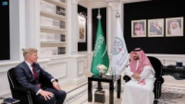 بريطانيا: البحر الأحمر لا يمكن أن يصبح منطقة 'محظورة للشحن البحري'