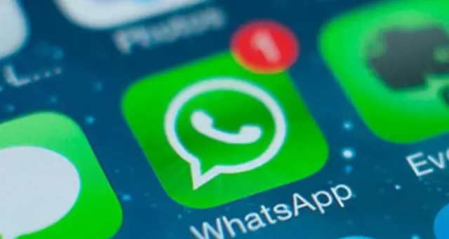 'واتساب' يطلق ميزة جديدة للملصقات باستخدام تقنية الذكاء الاصطناعي