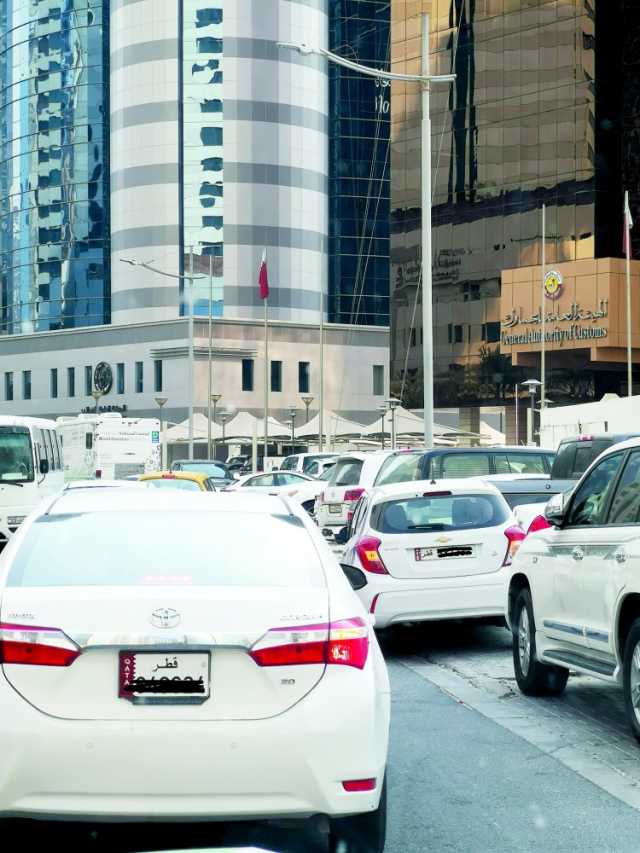 «الوقوف الخطأ».. ظاهـــرة تبحث عن حـــل جـــذري