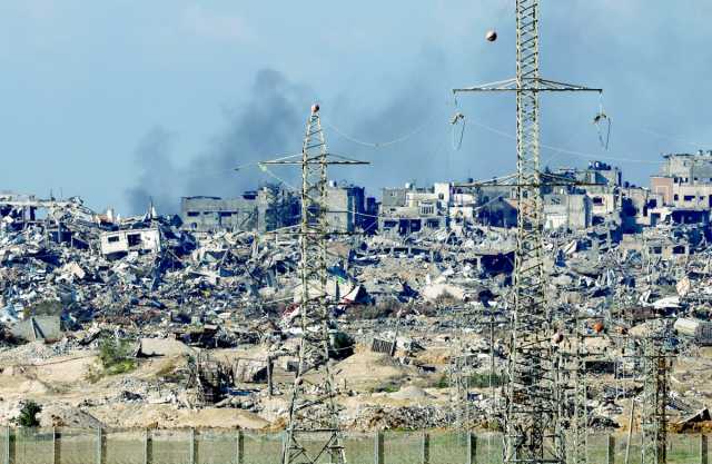 فلسطينيون: دمار وخراب وجثث متحللة في القطاع