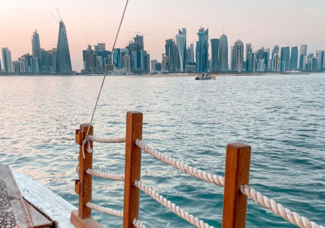 طقس معتدل الحرارة نهارا على الساحل