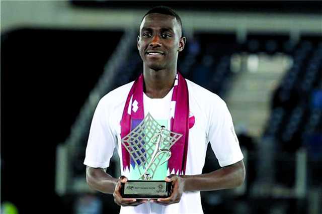 المعز.. أول لاعب يجمع لقبي الهداف والأفضل