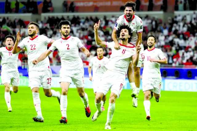 كسب احترام الجميع رغم وداع كأس آسيا.. المنتخب الطاجيكي بطل غير متوج
