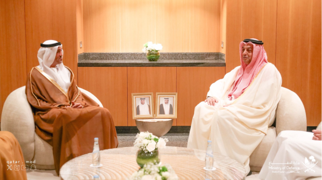 نائب رئيس مجلس الوزراء ووزير الدولة لشؤون الدفاع يلتقي وزير الدولة لشؤون الدفاع الإماراتي