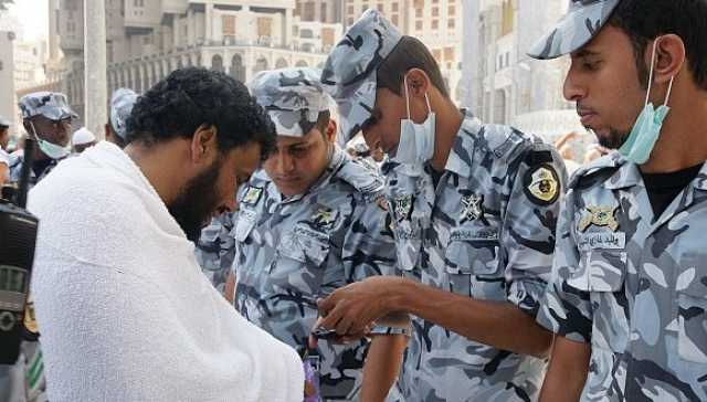 ضبط شخصين لنقلهما 7 وافدين لا يحملون تصريح الحج
