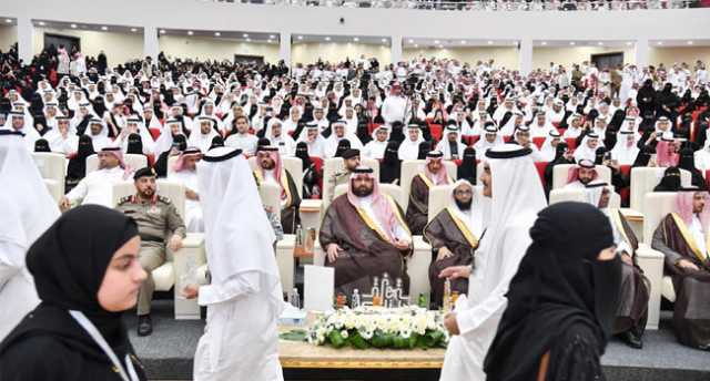 نائب أمير جازان يكرم متفوقي التعليم