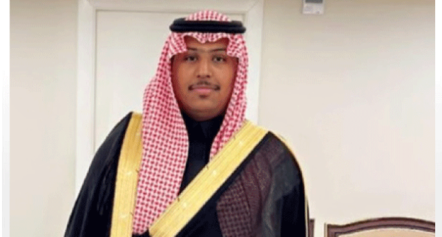 طلال يضيء منزل بحاري