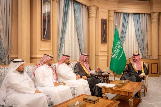 أمير المدينة يستقبل مدير فرع وزارة الرياضة بالمنطقة