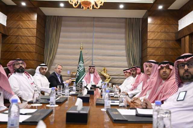 الأمير سعود بن جلوي يطلع على مشاريع مجموعة “روشن”