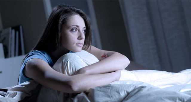 أكدوا لـ(البلاد) أنها مدخل للأرق.. مختصون يحذرون من تشتت الأفكار قبل النوم