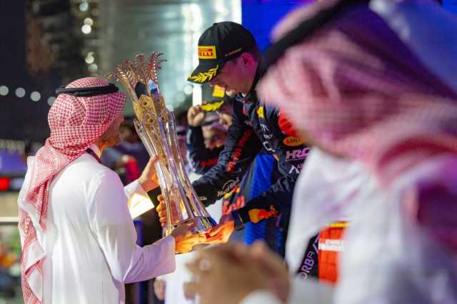 وزير الرياضة يتوِّج الهولندي “ماكس فيرستابين” بسباق جائزة السعودية الكبرى STC للفورمولا1 لعام2024