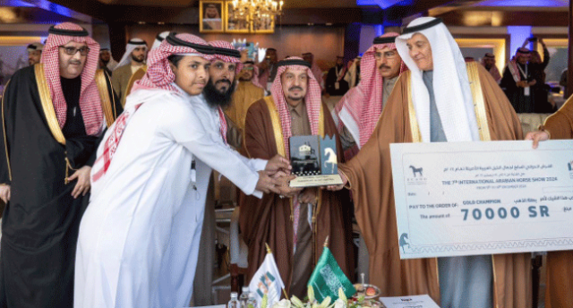 تحت رعاية خادم الحرمين الشريفين ونيابة عنه.. أمير الرياض يحضر الحفل الختامي للعرض الدولي السابع لجمال الخيل العربية الأصيلة
