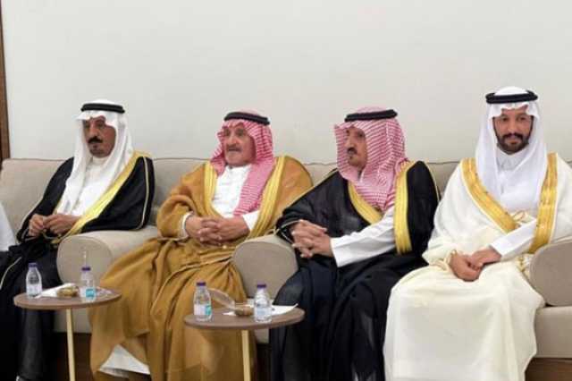 صقر في القفص الذهبي