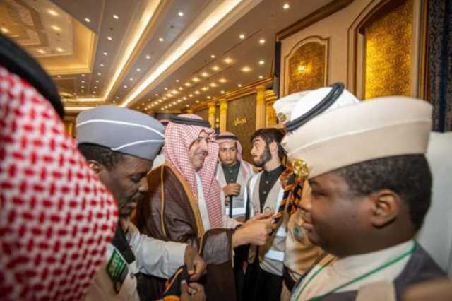 أمين العاصمة المقدسة يدشن المنديل الجديد للكشافة