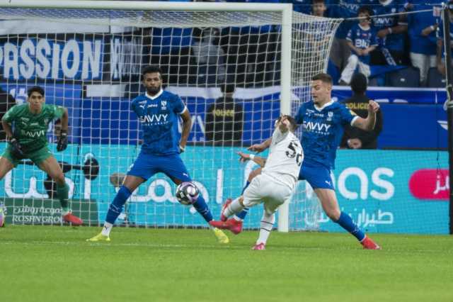 التعادل الإيجابي يحسم الشوط الأول بين الهلال والشباب
