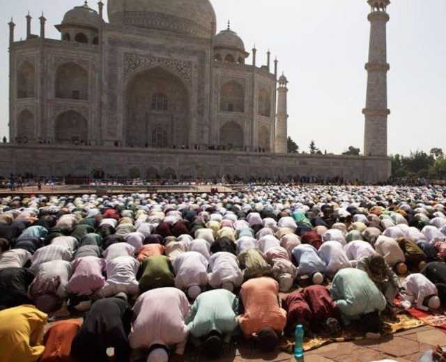 احتفالات عيد الفطر المبارك في الهند دليل على الوحدة والوئام الديني
