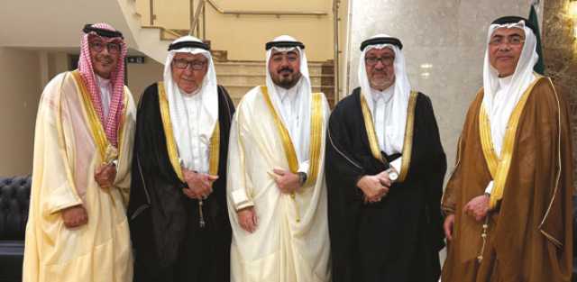 أسرة عبدالقادر طاش تحتفي بزواج عبدالعزيز
