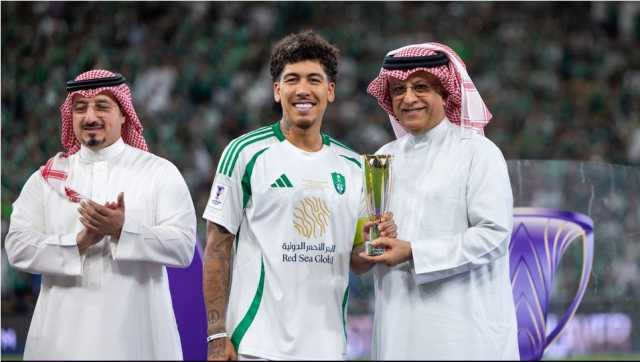 فيرمينيو يُتوّج بجائزة أفضل لاعب في دوري أبطال آسيا للنخبة