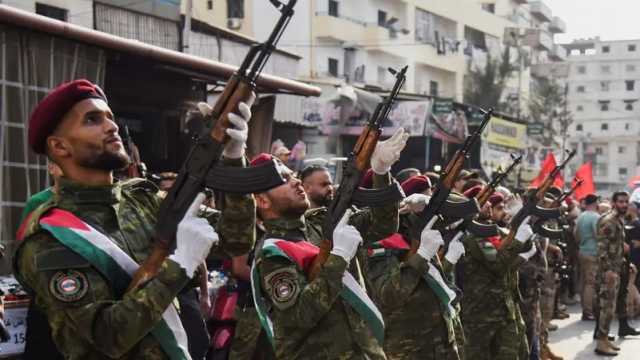 الرئيس اللبناني يعلن تشكيل لجان مشتركة مع فلسطين لمعالجة ملف “سلاح المخيمات”