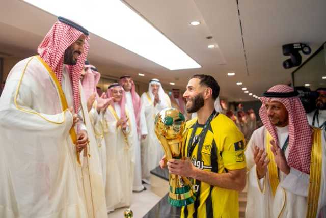 تحت رعاية خادم الحرمين.. ولي العهد يتوج الاتحاد بكأس الملك