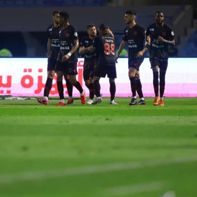 التعادل الإيجابي يخيم على لقاء الرياض والخليج