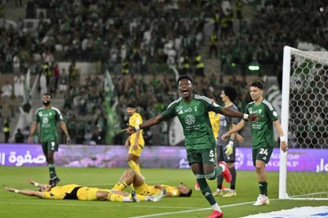 شاهد| الأهلي يتغلب على التعاون بثنائية