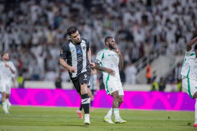 شاهد| الشباب يتغلب على الأهلي بثلاثية في ” روشن”