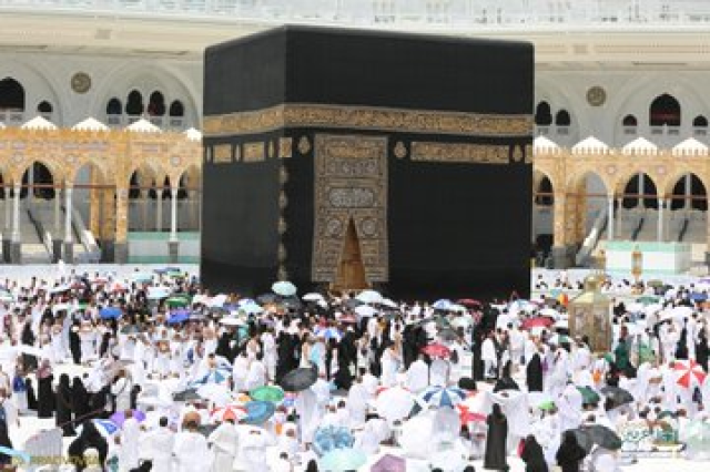 خطيب الحرم يوصي المسلمين بتقوى الله ومُراقبته والإيمان بلقائه