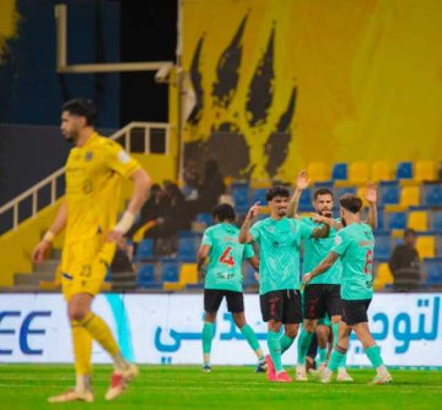 القادسية يهزم التعاون ويرتقي لـ”الثالث”